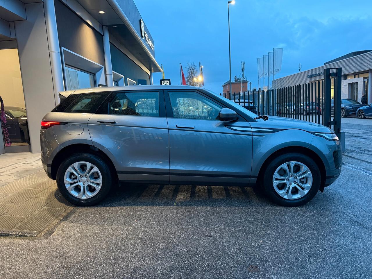 Land Rover Range Evoque 1.5 I3 PHEV 300 CV AWD