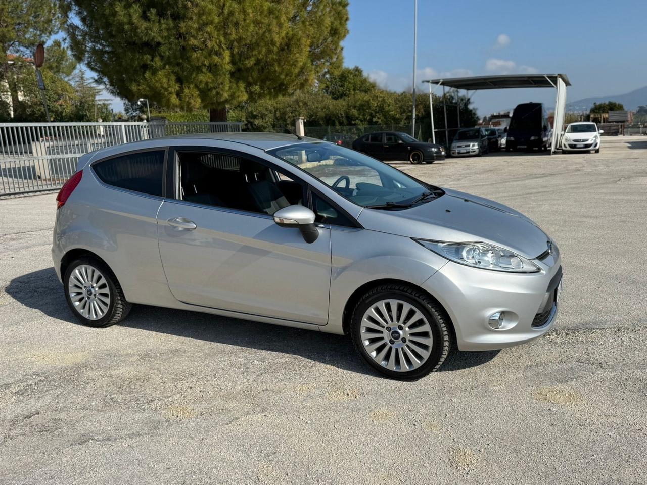 Ford Fiesta Titanium 1.2 benzina Unipro NEOPATENTATI