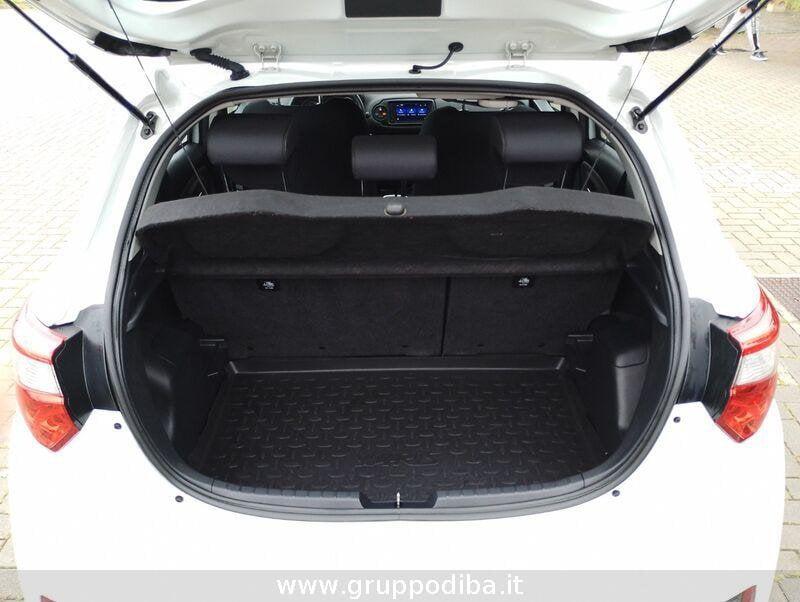 Toyota Yaris III 2017 5p Benzina 5p 1.5h Active my18