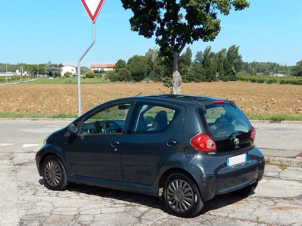 TOYOTA AYGO 1.0 benzina con FRIZIONE NUOVA!