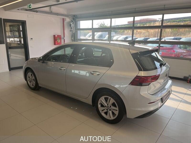 Volkswagen Golf VIII 2020 1.0 etsi evo Life 110cv dsg