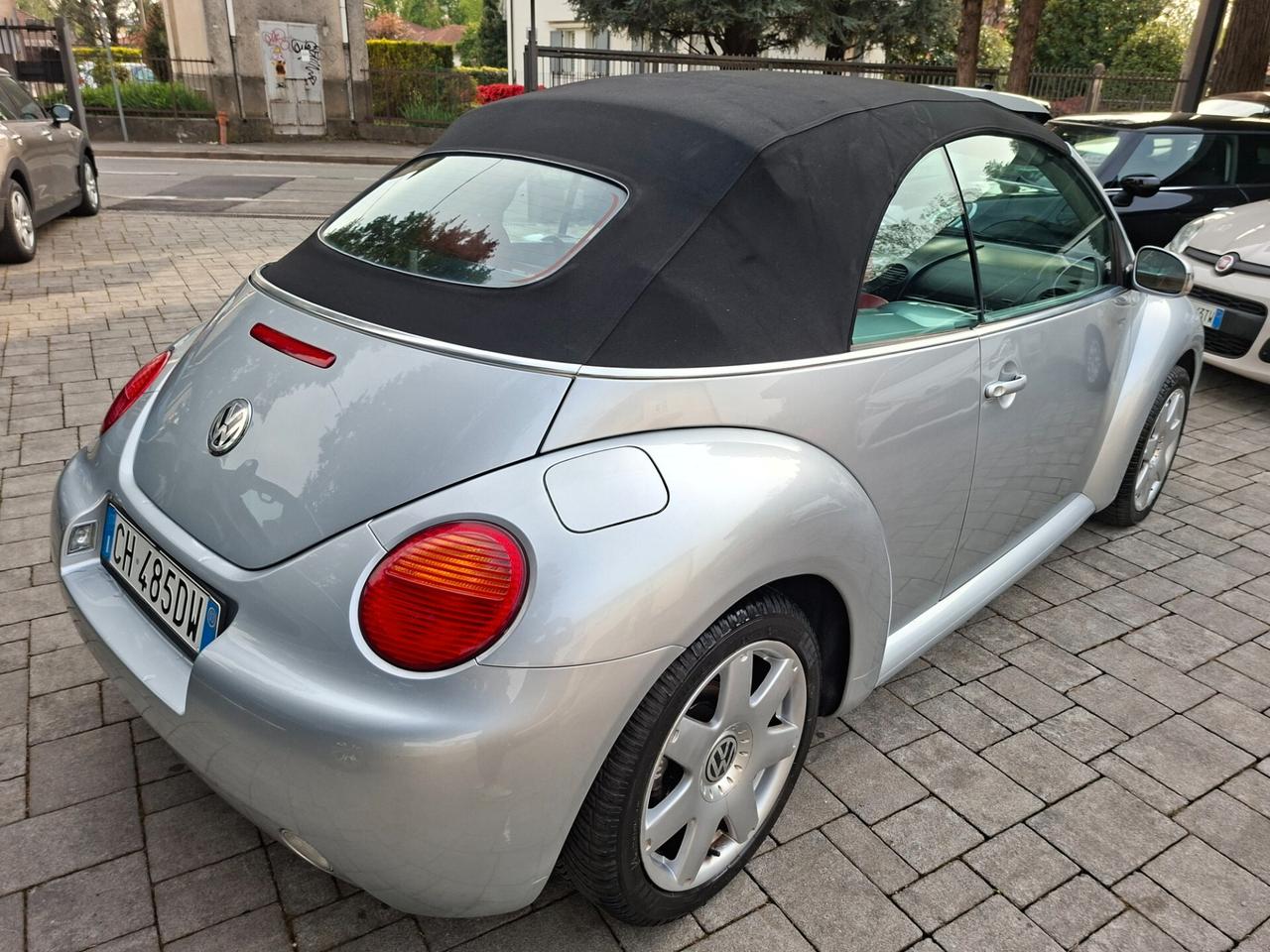 Volkswagen New Beetle 2.0 Cabrio tagliandata INTERESSE STORICO