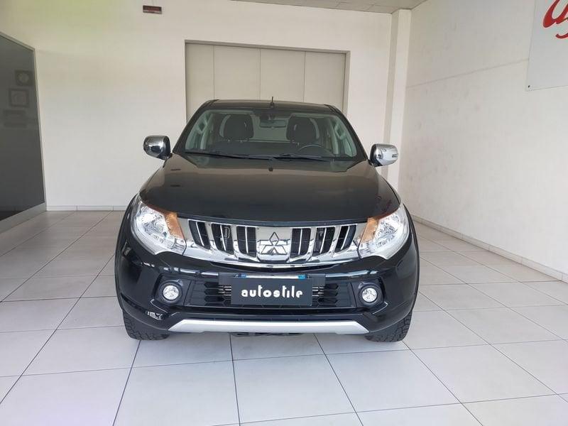Mitsubishi L200 L200 2.4 DI-D/181CV Club Cab Intense Cabina Estesa