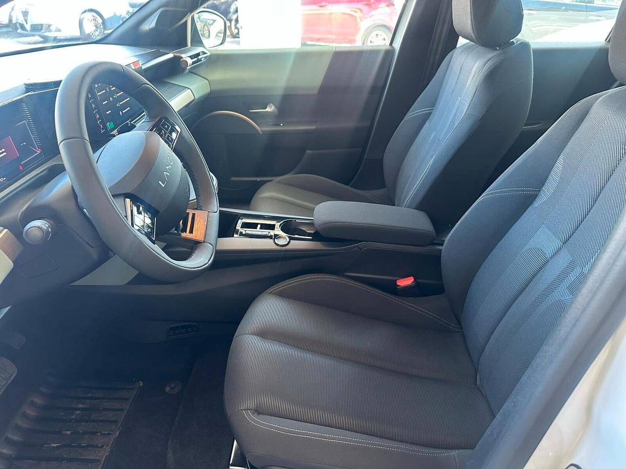 Lancia Ypsilon Hybrid e-DCT