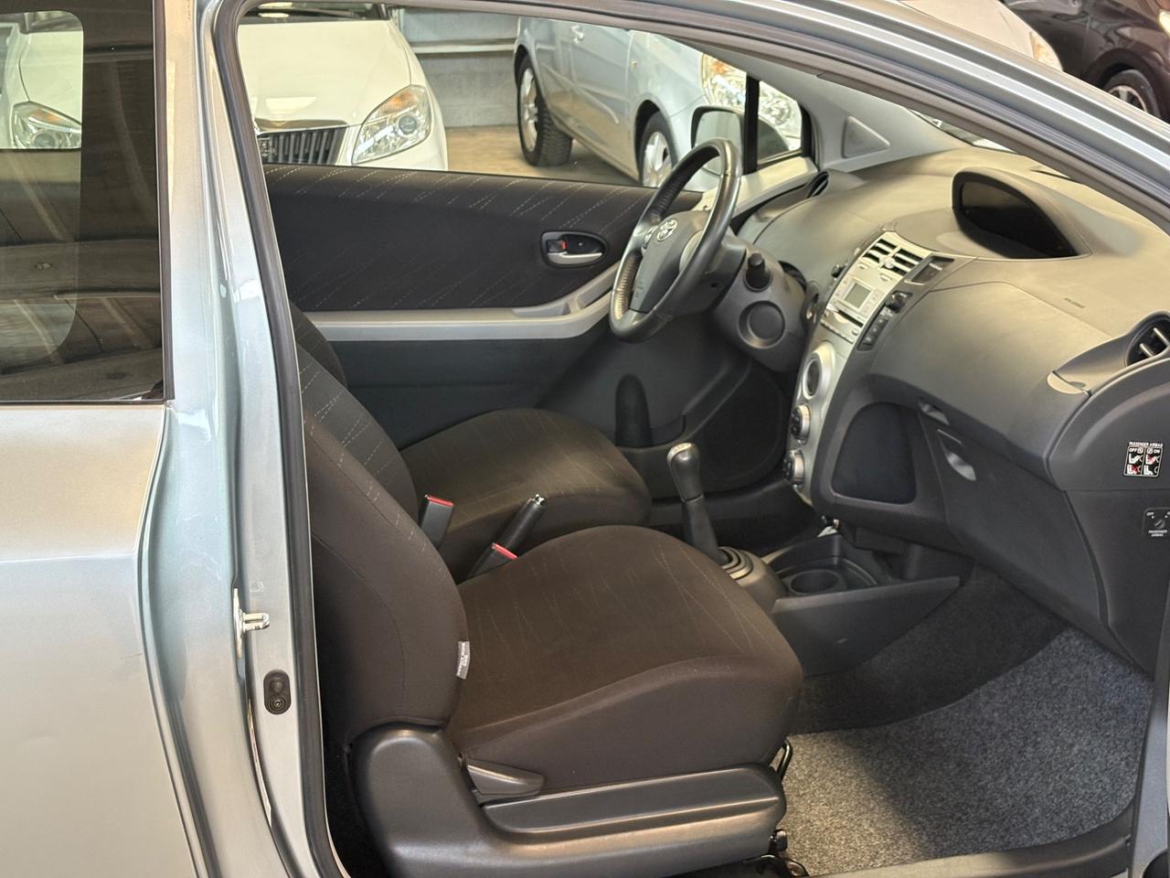 Toyota Yaris 1.0 3 porte Sol