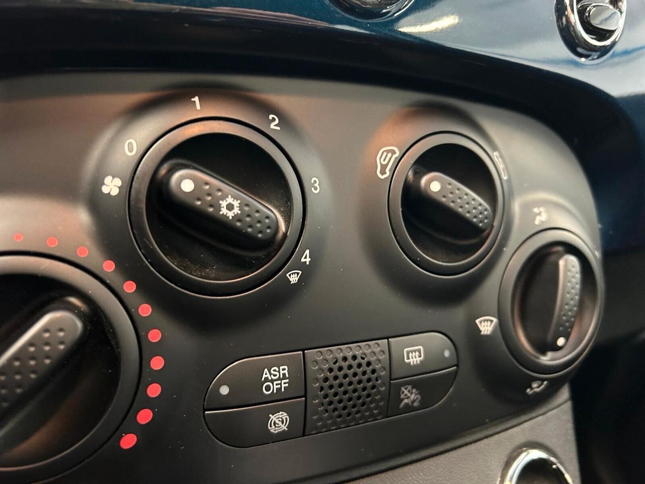 Fiat 500 DOLCEVITA 1.0 Hybrid SPOTICAR BLU