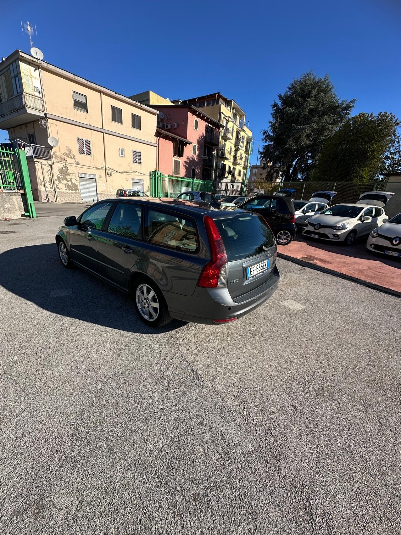 Volvo V50 D2 R-design