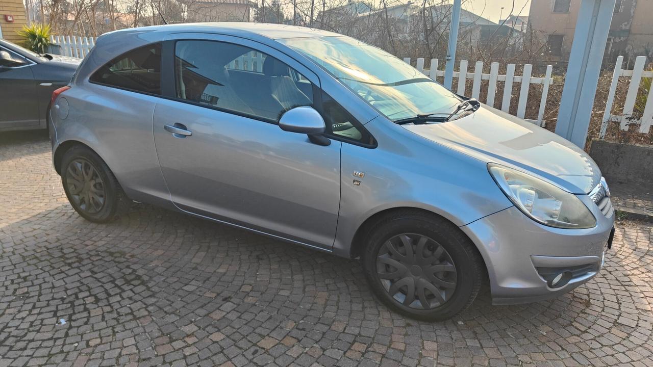 Opel Corsa 1.2 80CV 3 porte GPL-TECH Club