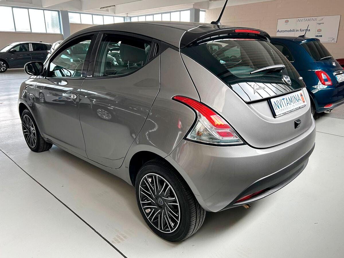 Lancia Ypsilon 1.0 FireFly 5 porte S&S Hybrid Ecochic Gold
