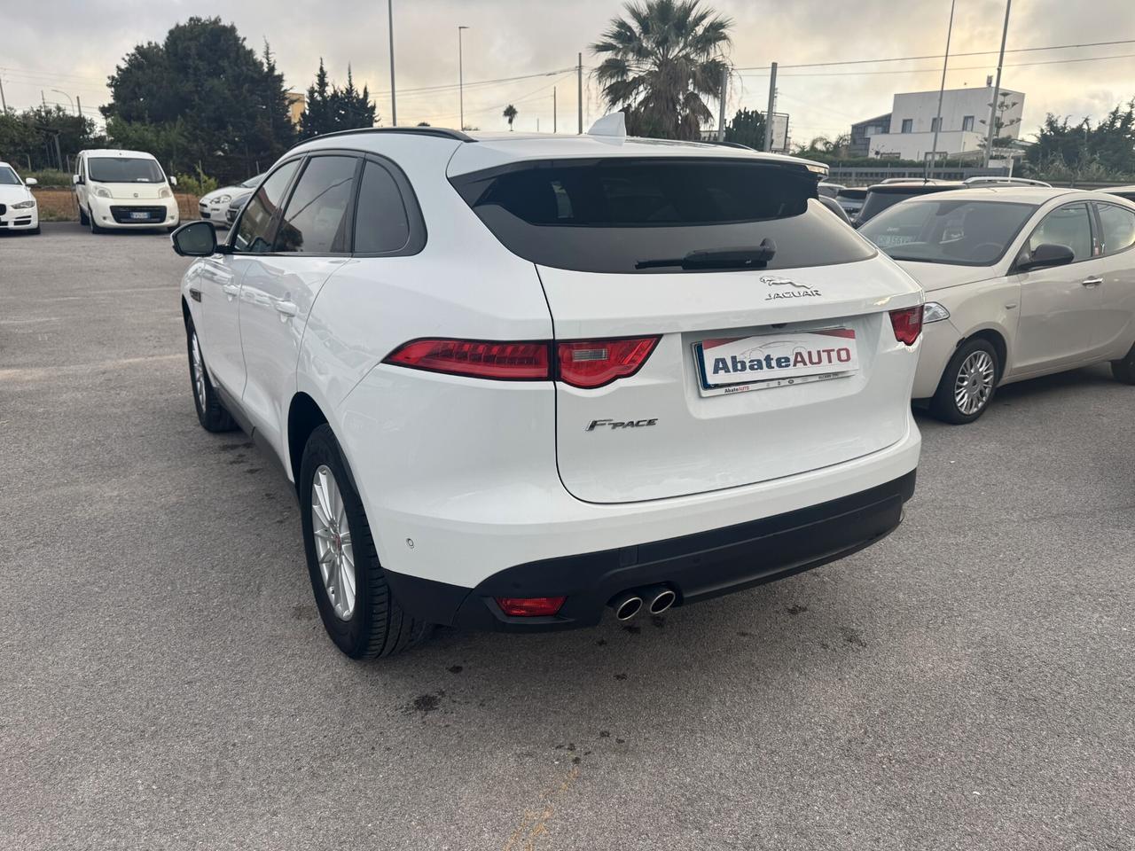 Jaguar F-Pace 2.0 D 180 CV Prestige