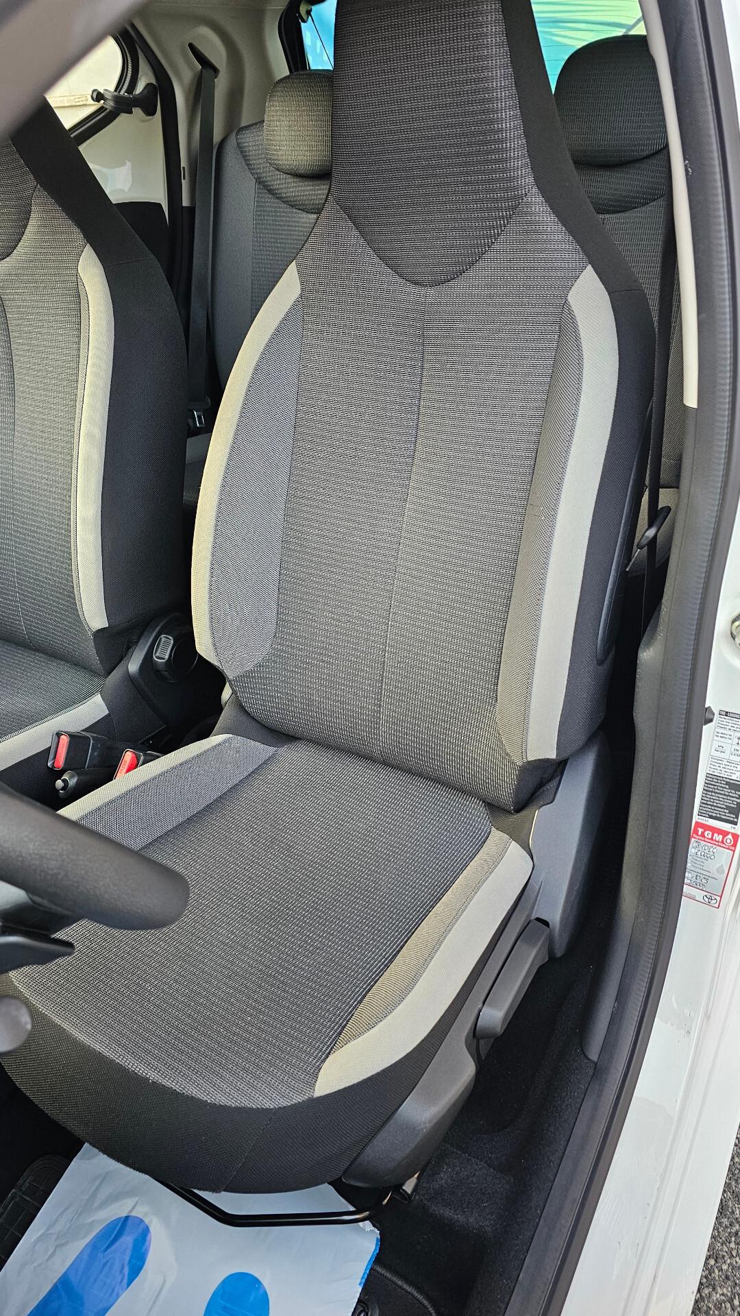 Toyota Aygo Connect 1.0 VVT-i 72 CV 5p. x-play MMT UNIPRO' TAGL UFF