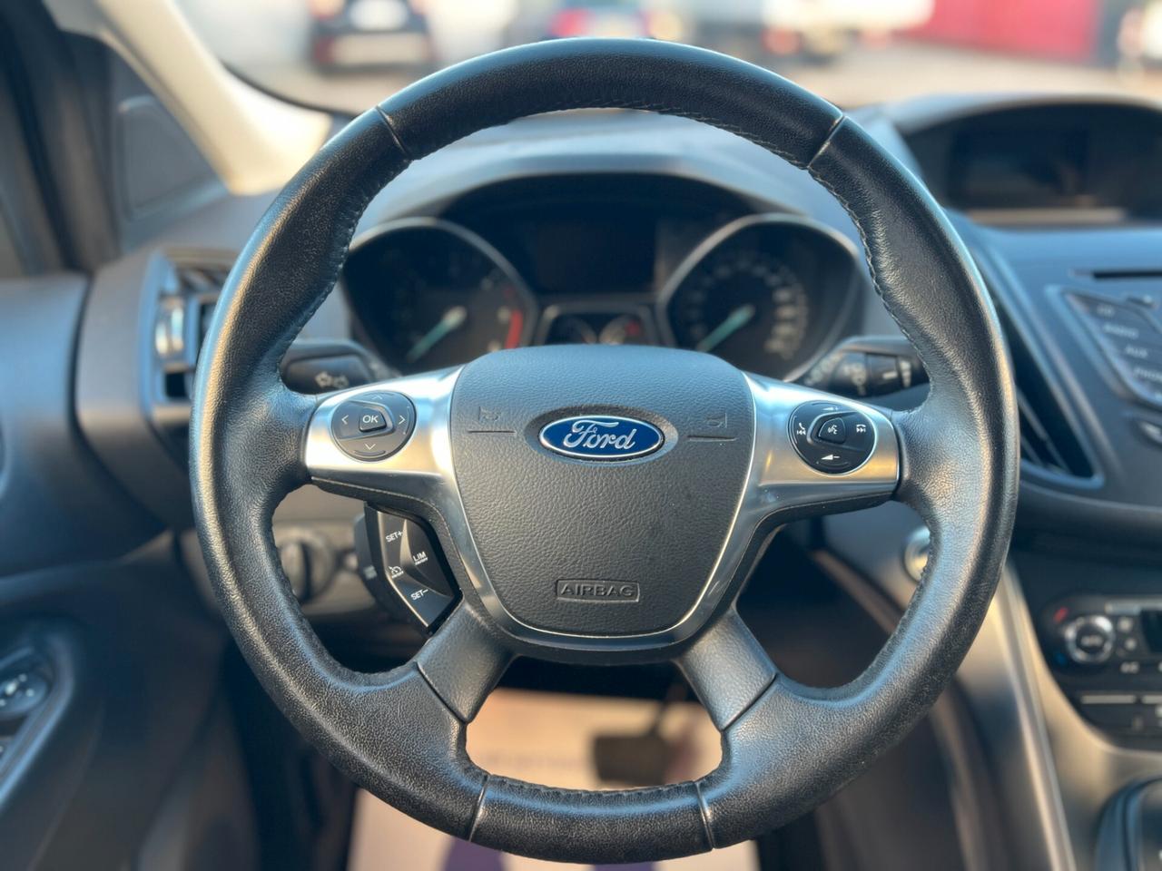 Ford Kuga 2.0 TDCI 140 CV 4WD Powershift Titanium