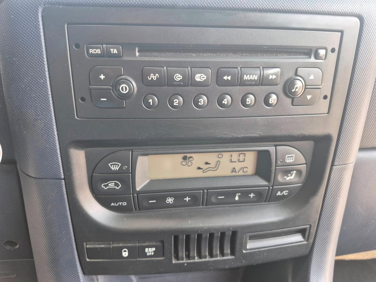 Peugeot 1007 1.4 HDi 68 CV OK NEOP.