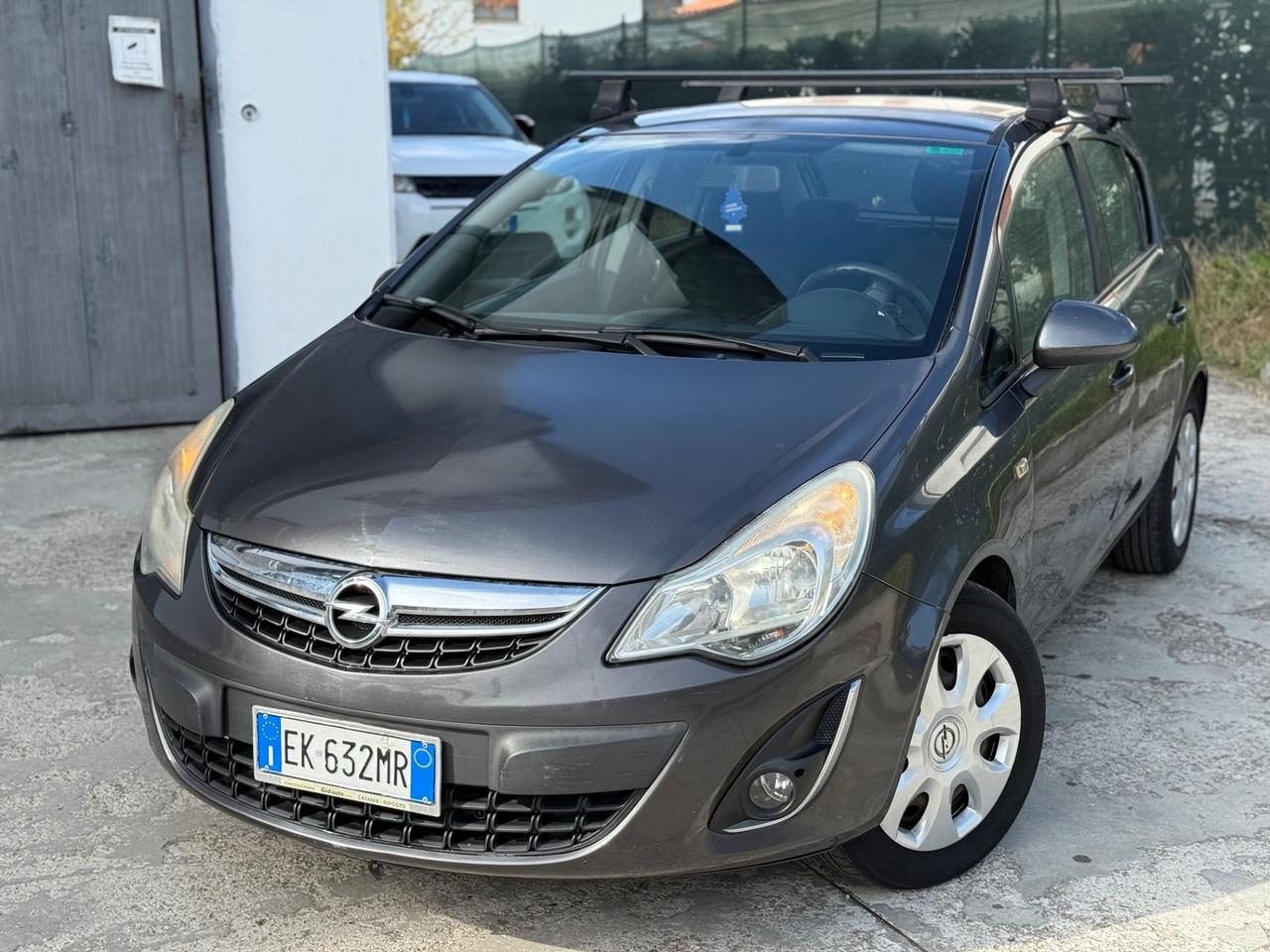 Opel Corsa 1.2 BENZINA POCHI KM 2011 NEOPATENTATI