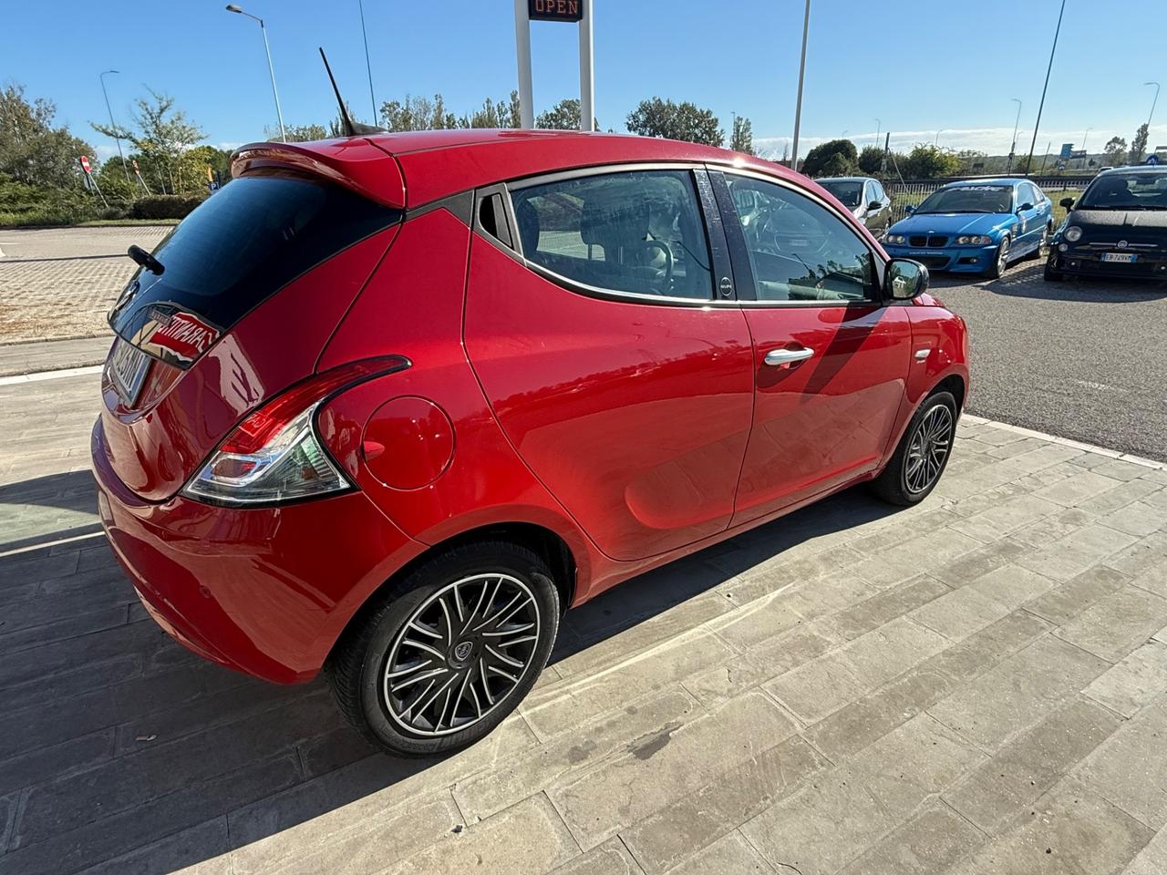 Lancia Ypsilon 1.0 FireFly 5 porte S&S Hybrid Ecochic Gold