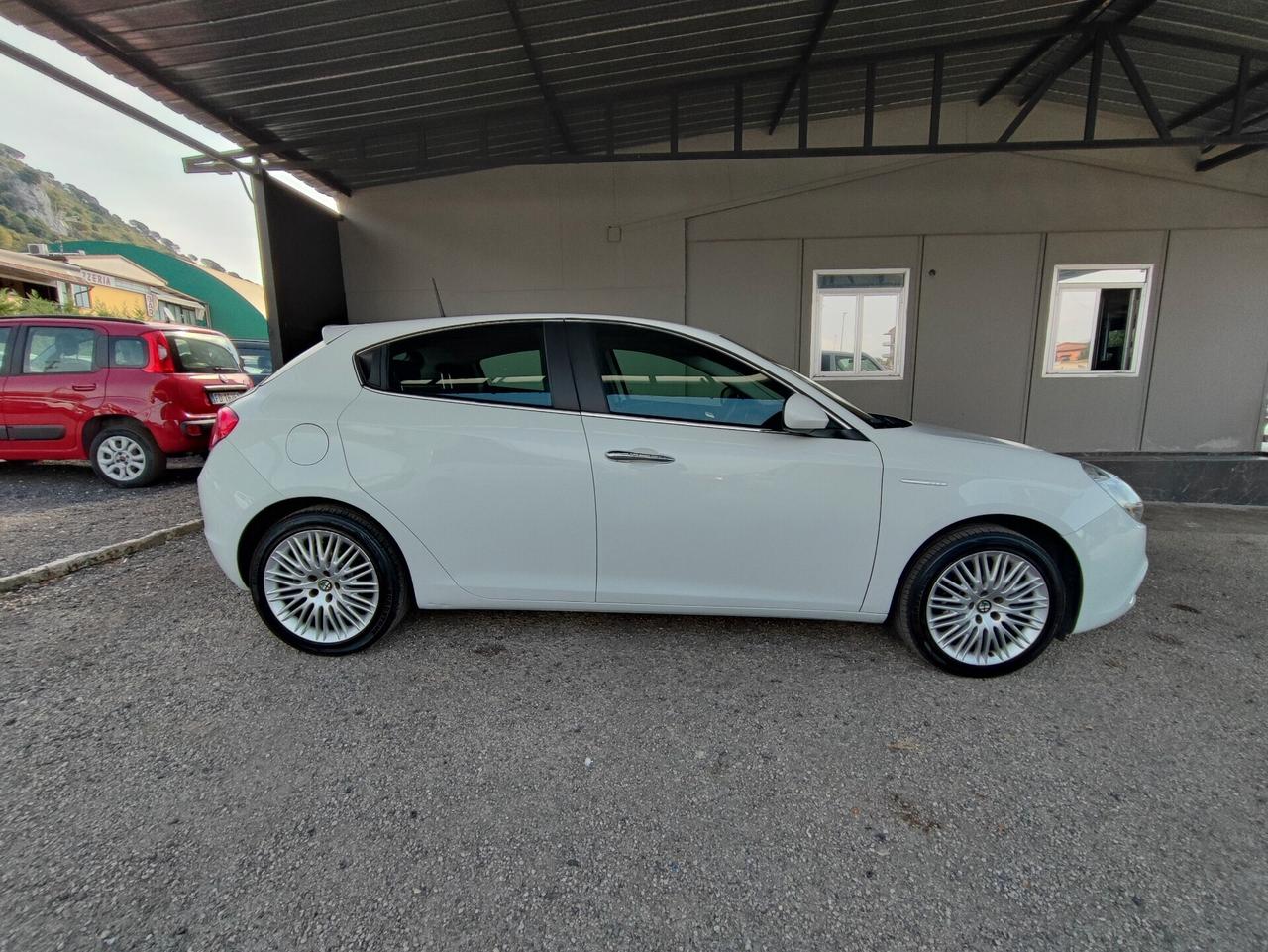 Alfa Romeo Giulietta 1.6 JTDm-2 105 CV Exclusive