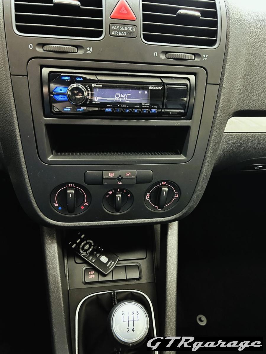 VOLKSWAGEN - Golf - 1.6 5p. United