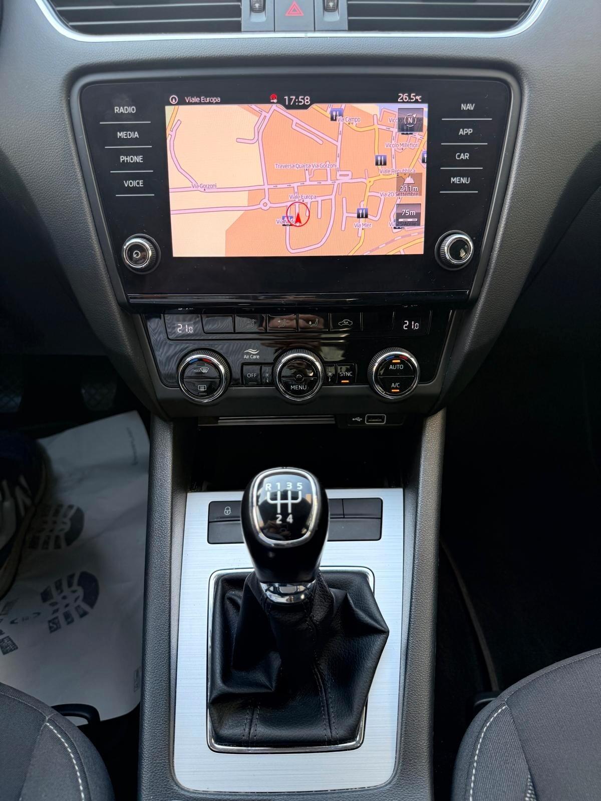 Skoda Octavia 1.6 TDI SCR 115 CV Wagon Executive *** CARPLAY/ANDROID AUTO