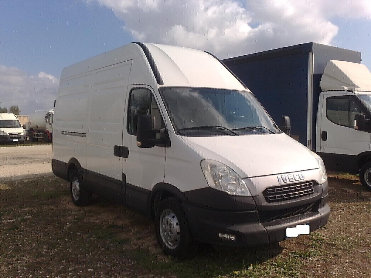 Iveco Daily 35s17 3000cc 170cv Automatico - 2014