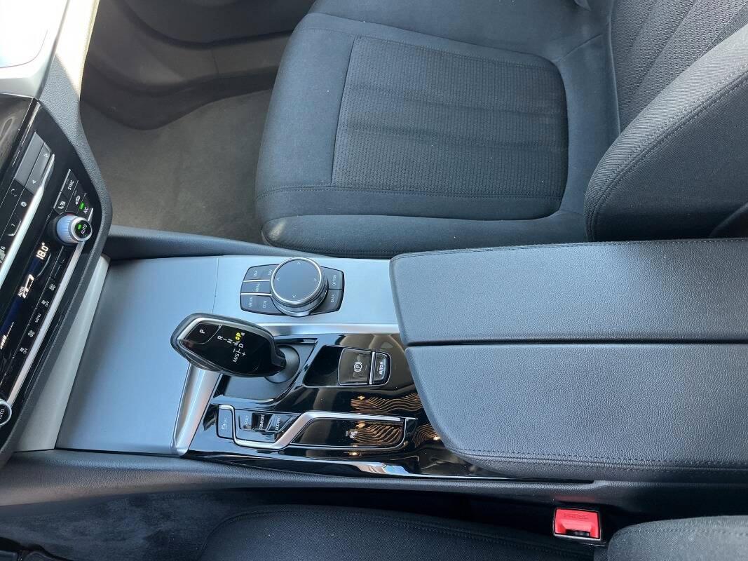 BMW Serie 5 Touring 520d mhev 48V xdrive Business auto