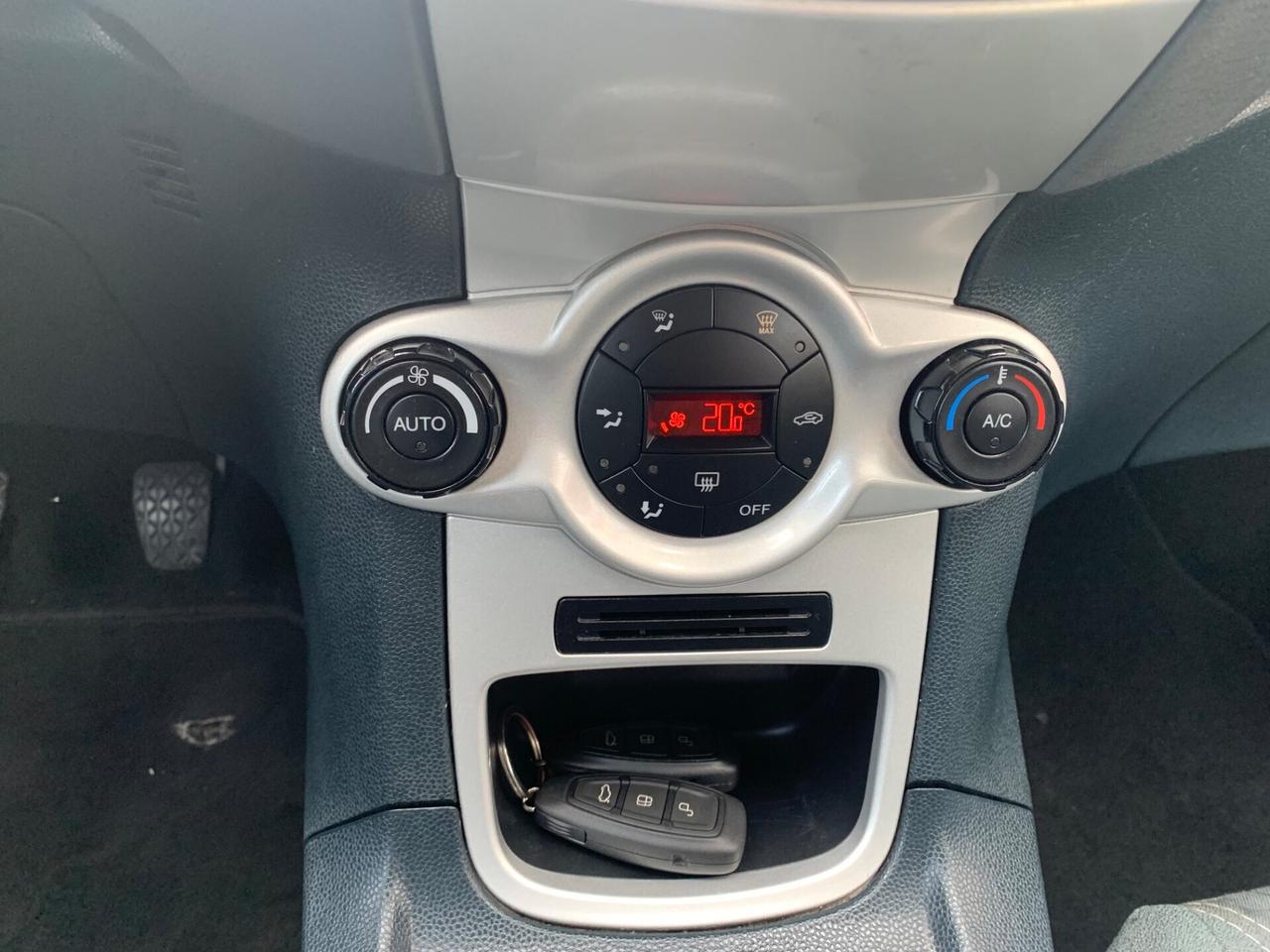 Ford Fiesta 1.4 TDCi 5p. Titanium