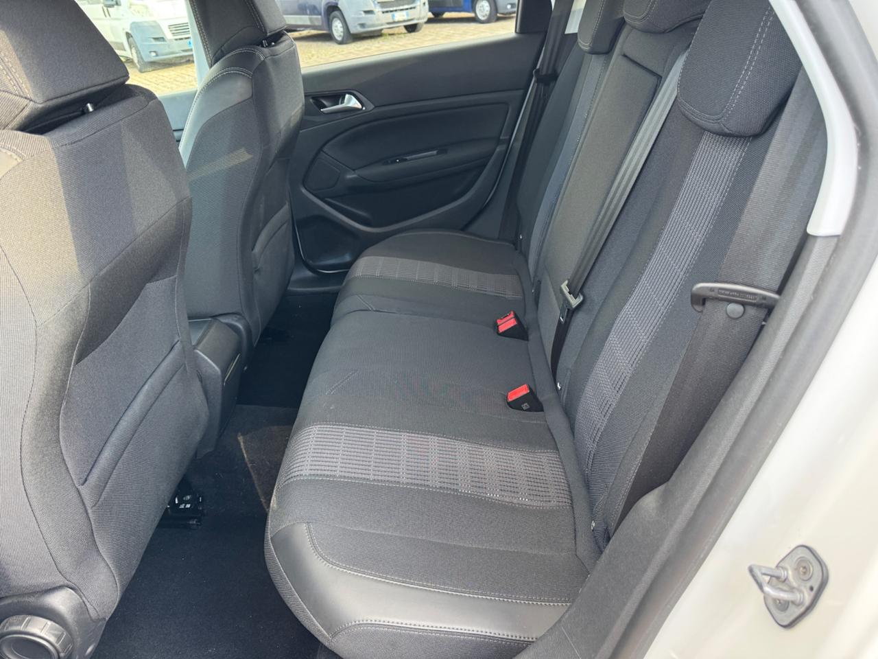 Peugeot 308 BlueHDi 130 S&S SW Allure