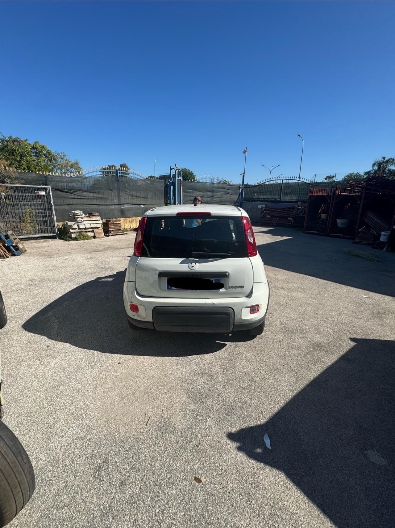 Fiat Panda 1.0 Hybrid 12/2023 incidentata sinistrata