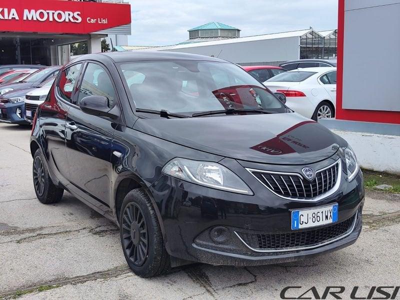 Lancia Ypsilon 1.0 FireFly 5 porte S&S Hybrid Silver