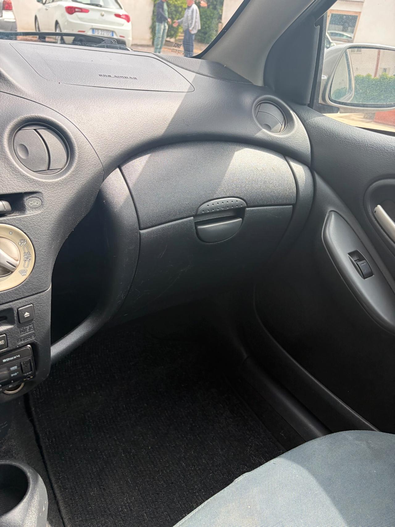Toyota Yaris 1.5i 16V cat 3 porte T Sport