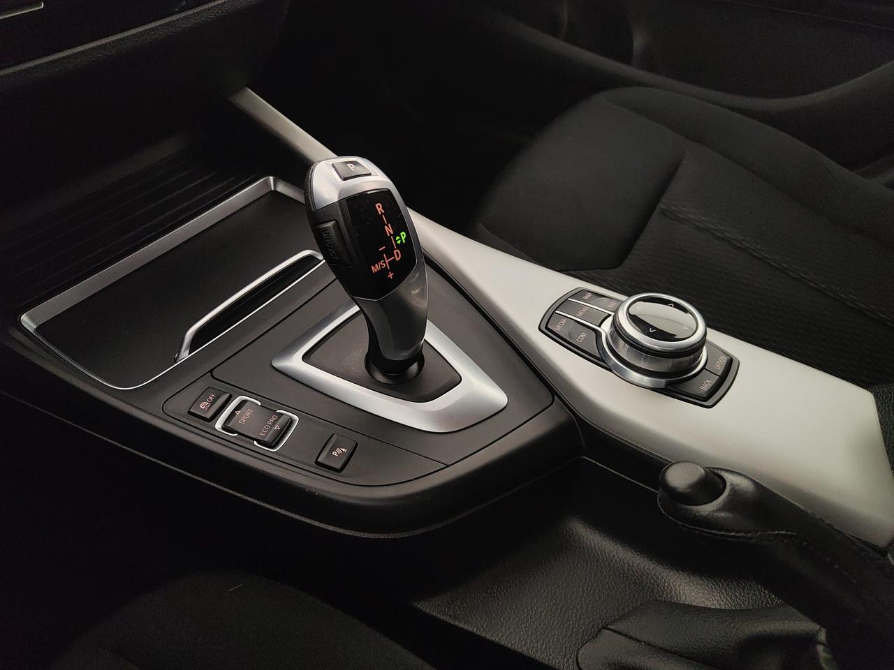 BMW 116d Advantage 5p auto