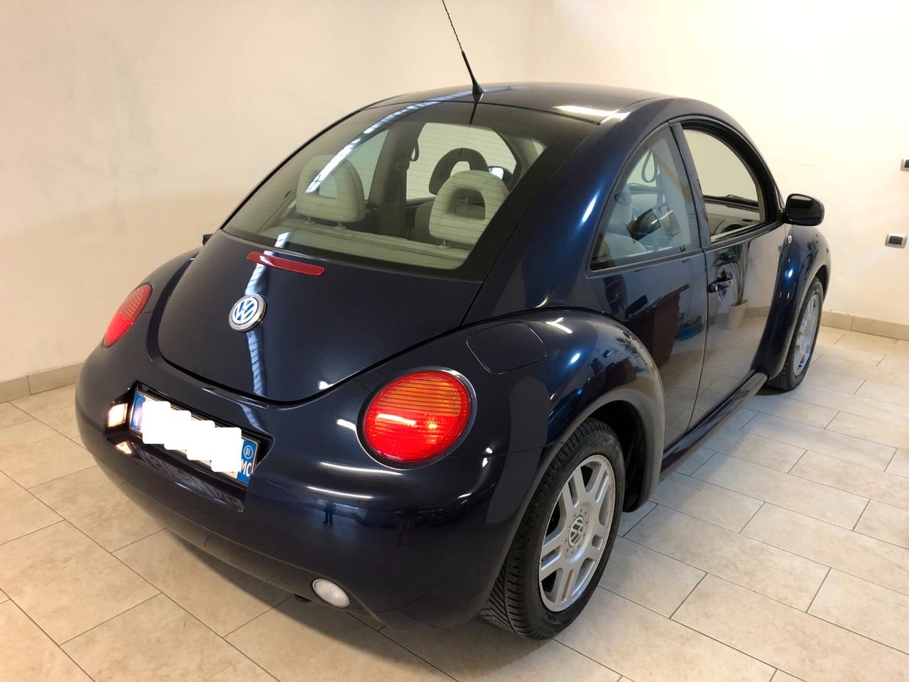 Volkswagen New Beetle 1.6 GPL FULL DISTRIBUZIONE TAGLIANDATA NEOPATENTATI
