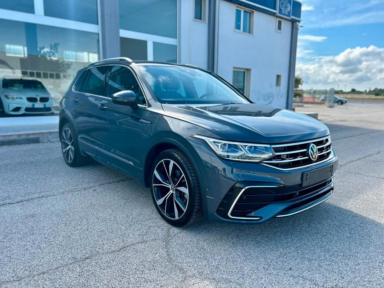 Volkswagen Tiguan 2.0 TDI 150 CV DSG R-Line IVA ESPOSTA