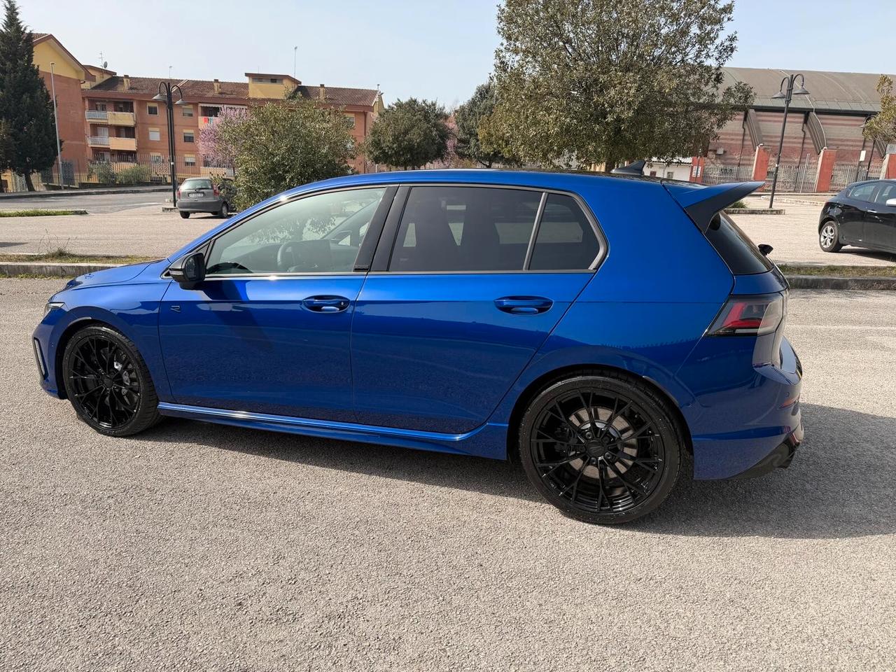 Volkswagen Golf R/2.0/DSG/4MOTION/BLACK EDITION/HEAD UP/NAVI/TELPDC/F1/CERCHI 19/SED.SPORT/PRONTA CONSEGNA!!