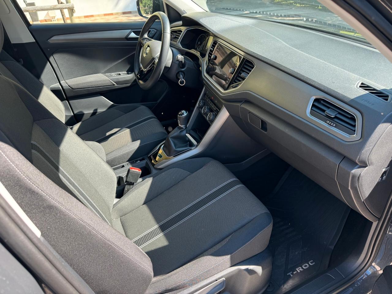 Volkswagen T-Roc 1.6 TDI SCR Business BlueMotion Technology