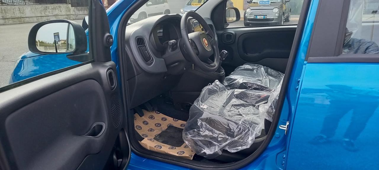 Fiat Panda cc. 1.000 Benzina-Elettrica (Ibrida) 70 CV. 5 Porte 5 Posti Euro 6ETEMP Temp KM. 0 Utilizzabile anche per i Neopatentati.