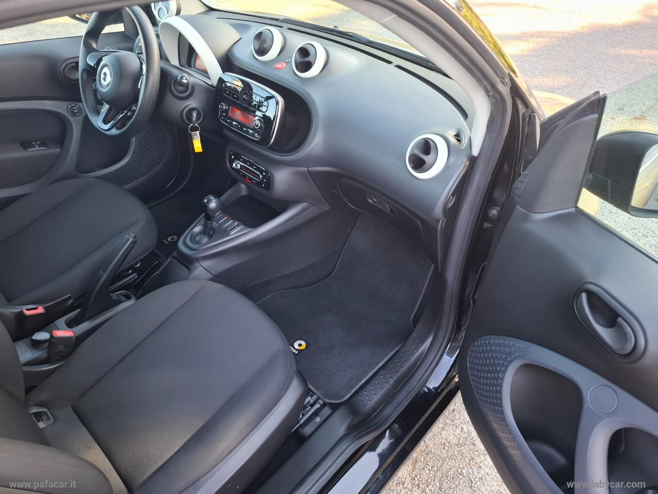 SMART fortwo EQ Parisblue