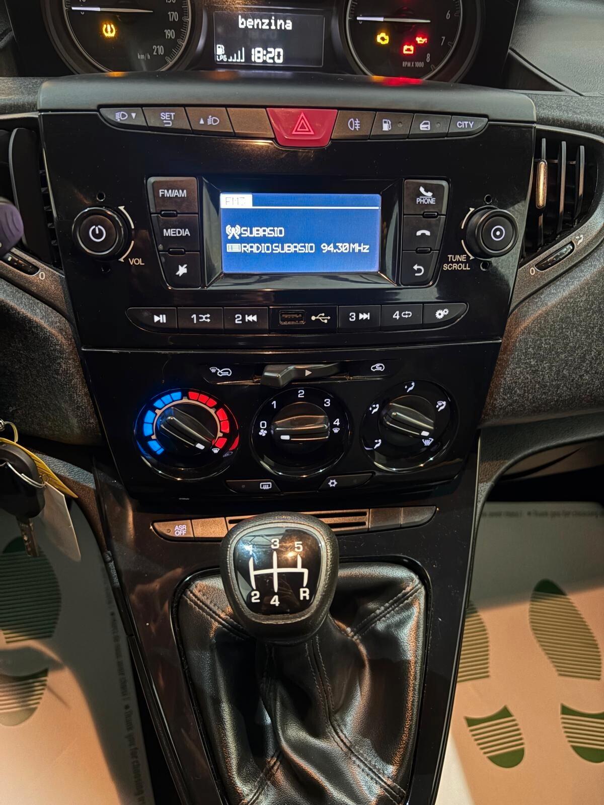 Lancia Ypsilon 1.2 69 CV 5 porte GPL Ecochic Gold