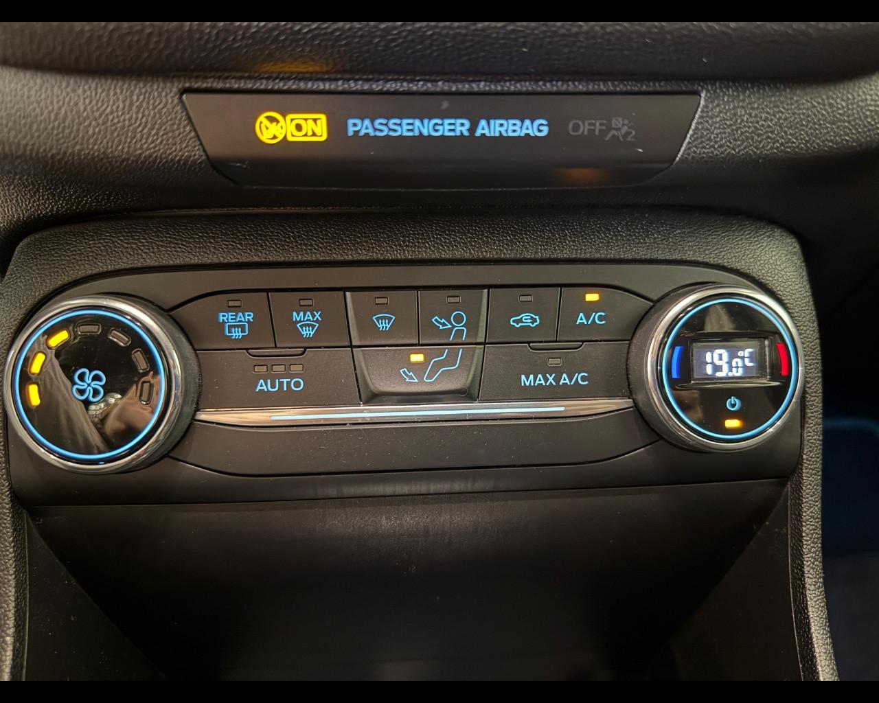 FORD Fiesta 7ª serie - Fiesta 1.1 85 CV 5 porte Titanium