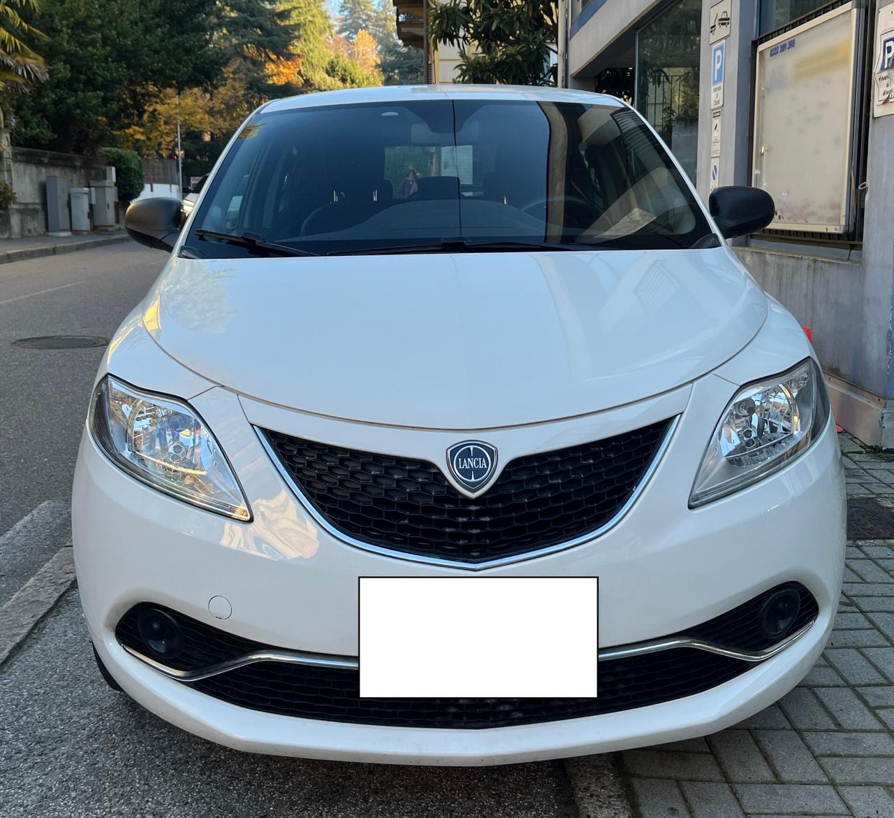 LANCIA YPSILON 1.2 BENZINA 5 PORTE - ANCHE PER NEOPATENTATI - 2017 - DISTRIBUZIONE APPENA SOSTITUITA