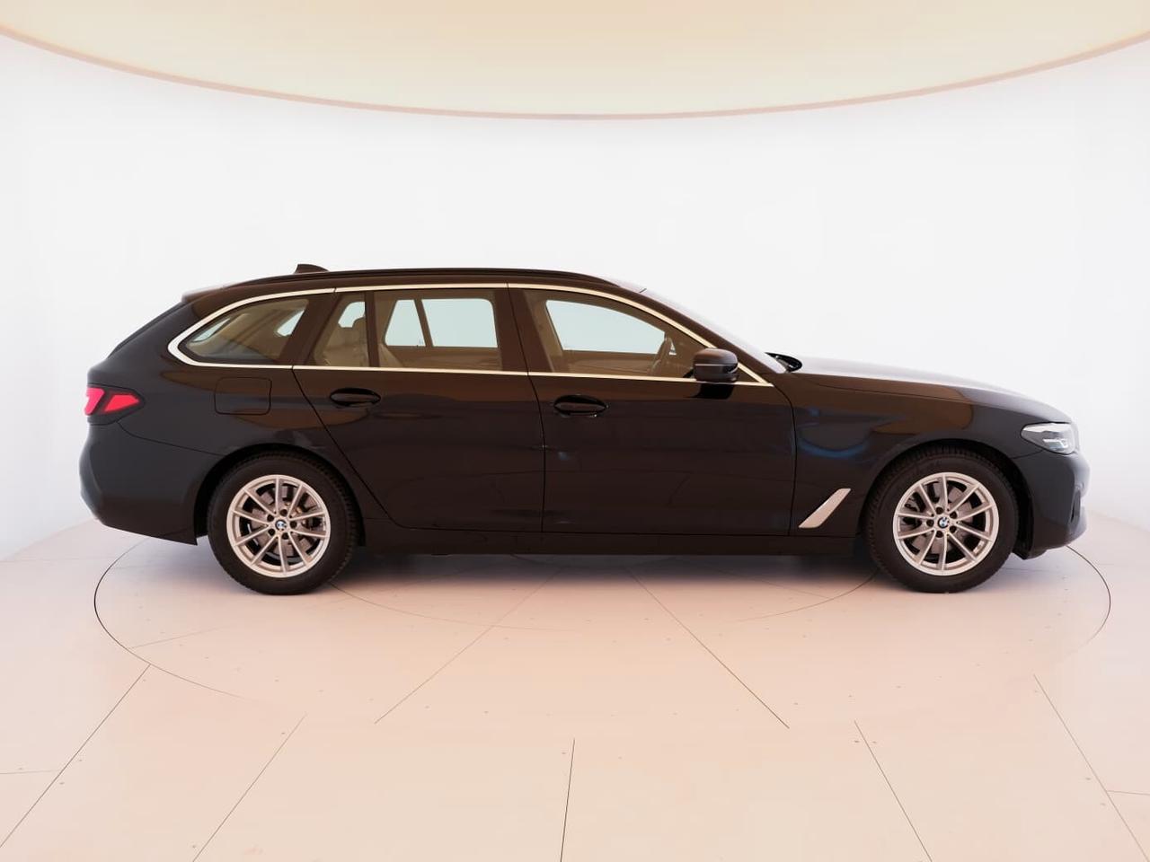 BMW 518d Touring mhev 48V auto