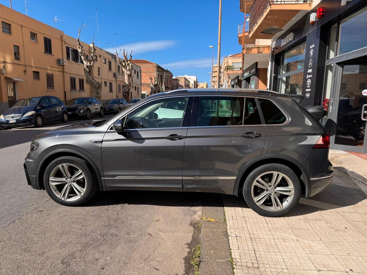 Volkswagen Tiguan 2.0 TDI SCR DSG 4MOTION R-Line TUA DA 305€