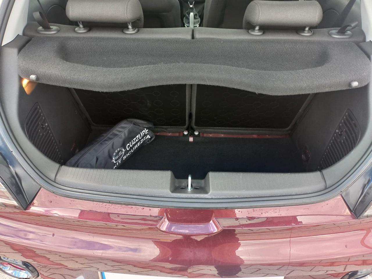 Opel Adam 1.2 70 CV Slam