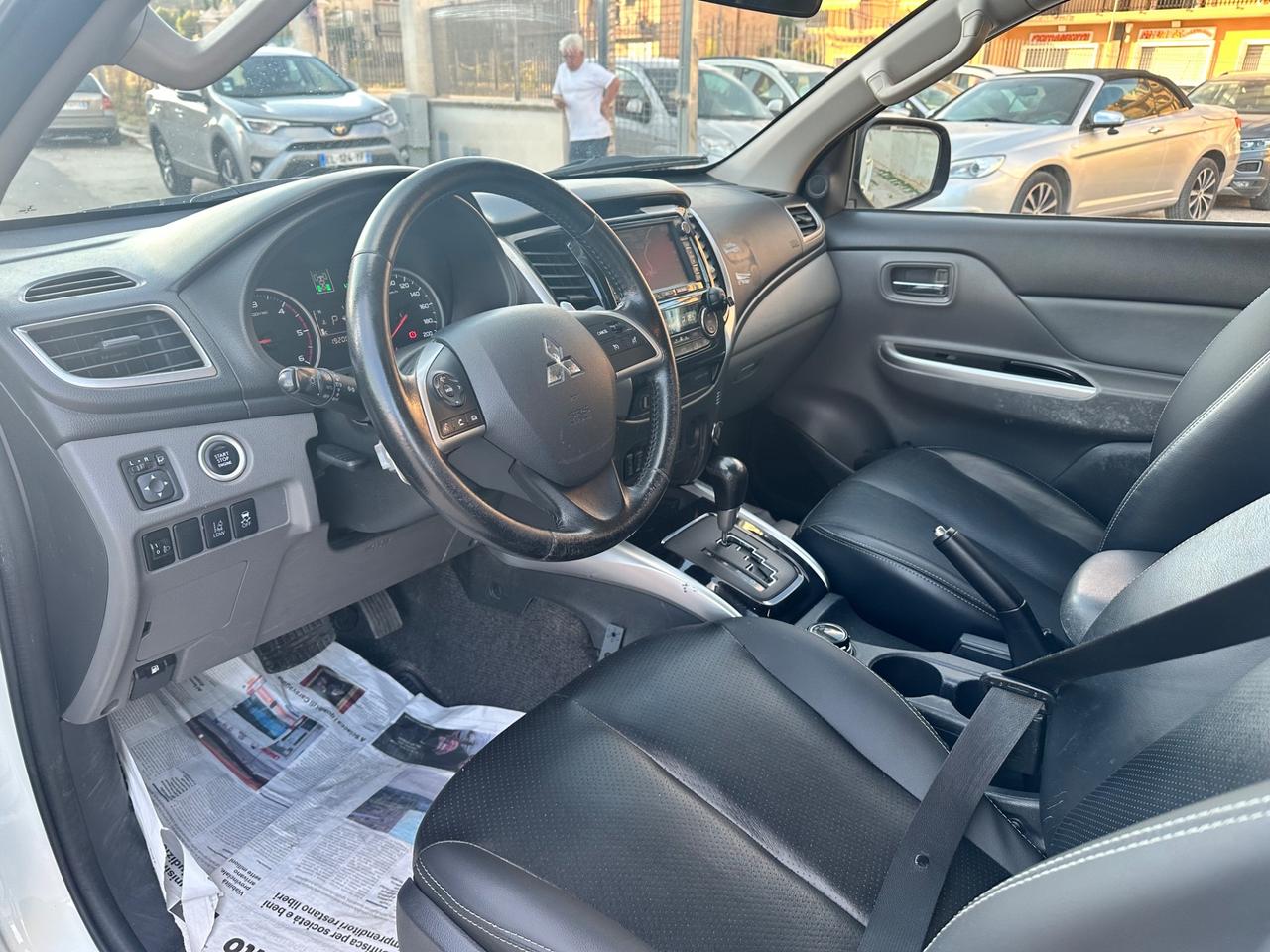 Mitsubishi L200 2.4 DI-D/181CV Club Cab Intense Hp Mivec