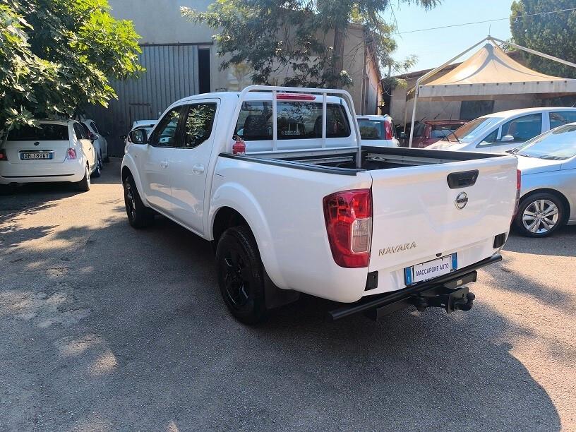 Nissan Navara 2.3 dCi 4WD Double Cab Acenta KM 56.000!!!