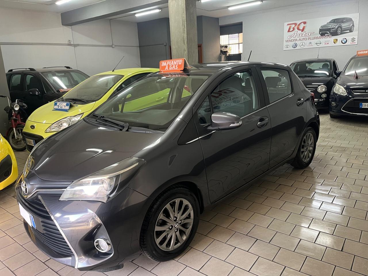 Toyota Yaris 1.0 5 porte Lounge gpl 2016
