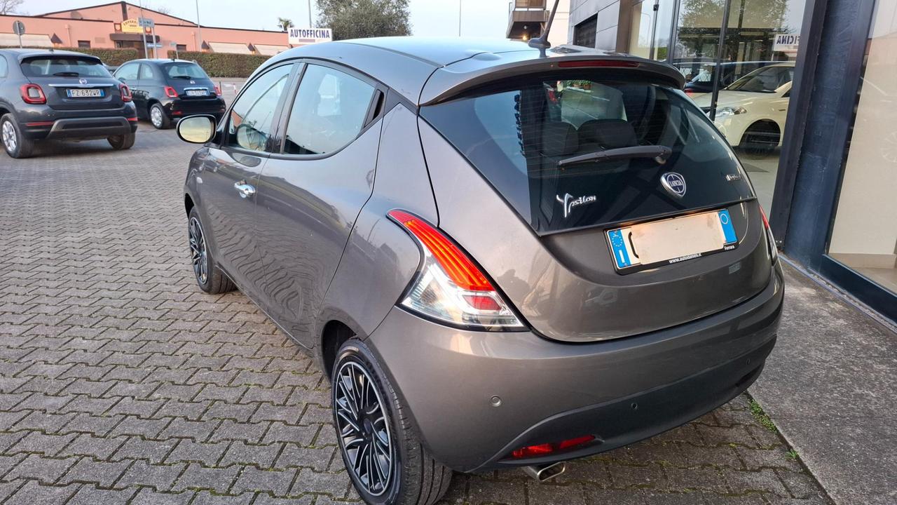 Lancia Ypsilon 1.0 firefly hybrid Gold s&s 70cv 5p.ti