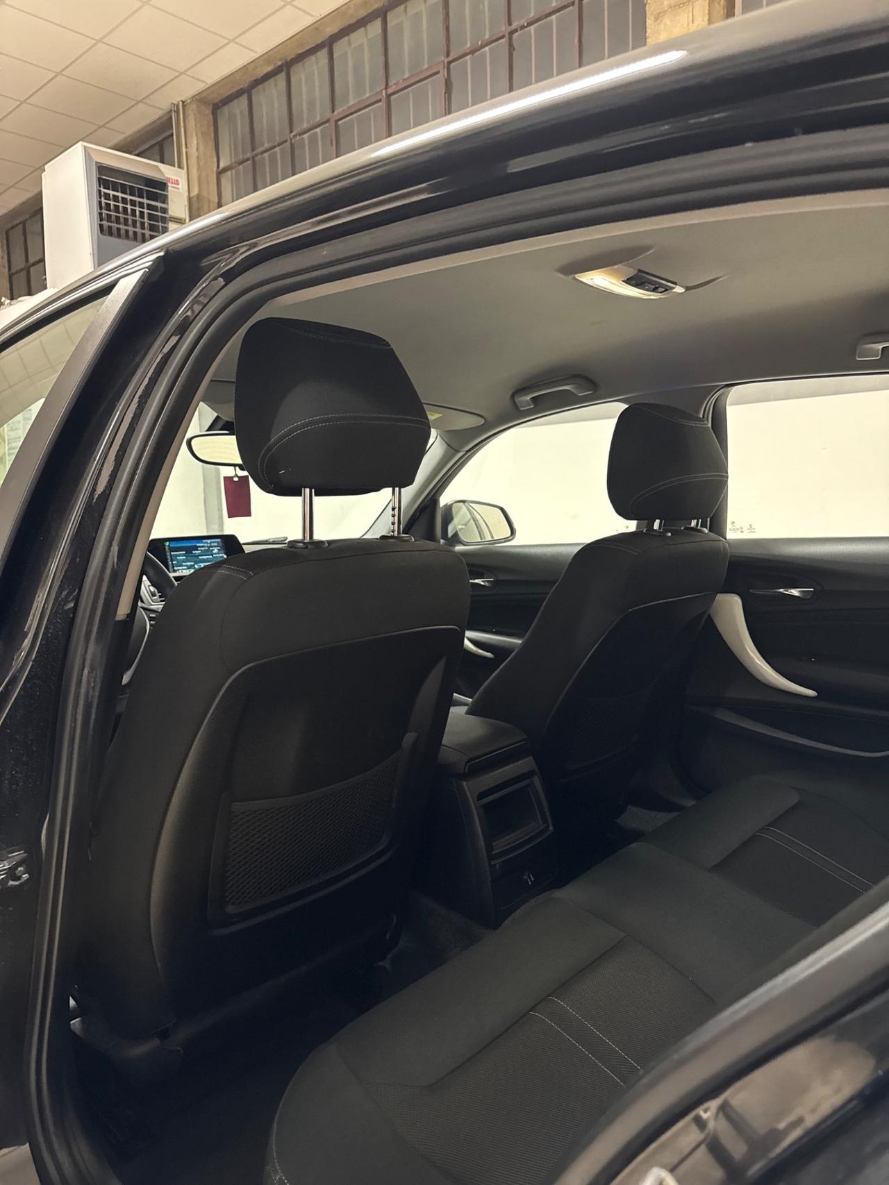 Bmw 116 116d 5p. Urban