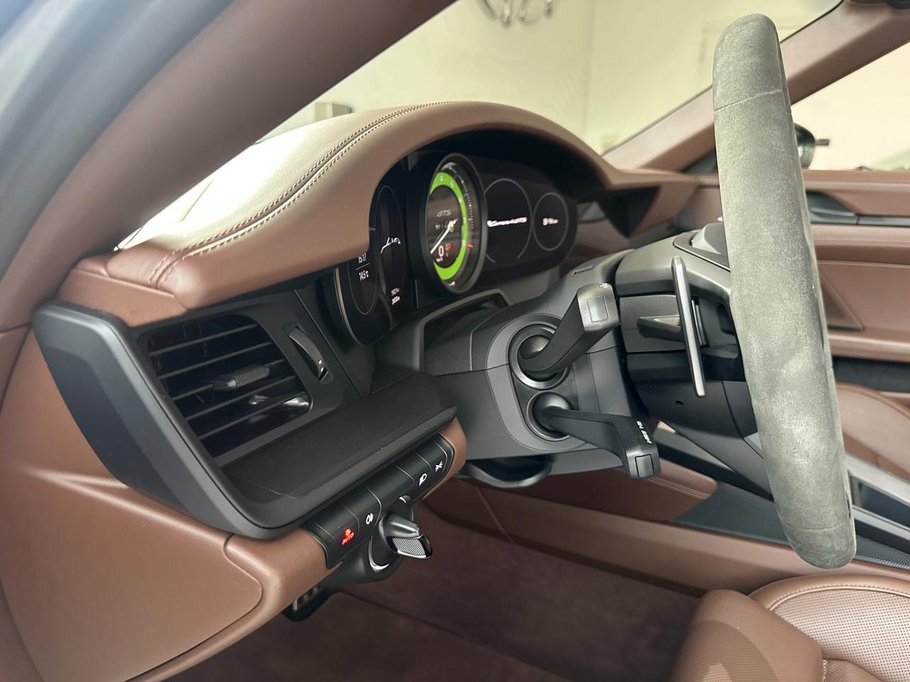 Porsche 911 Carrera 4 GTS Cabriolet