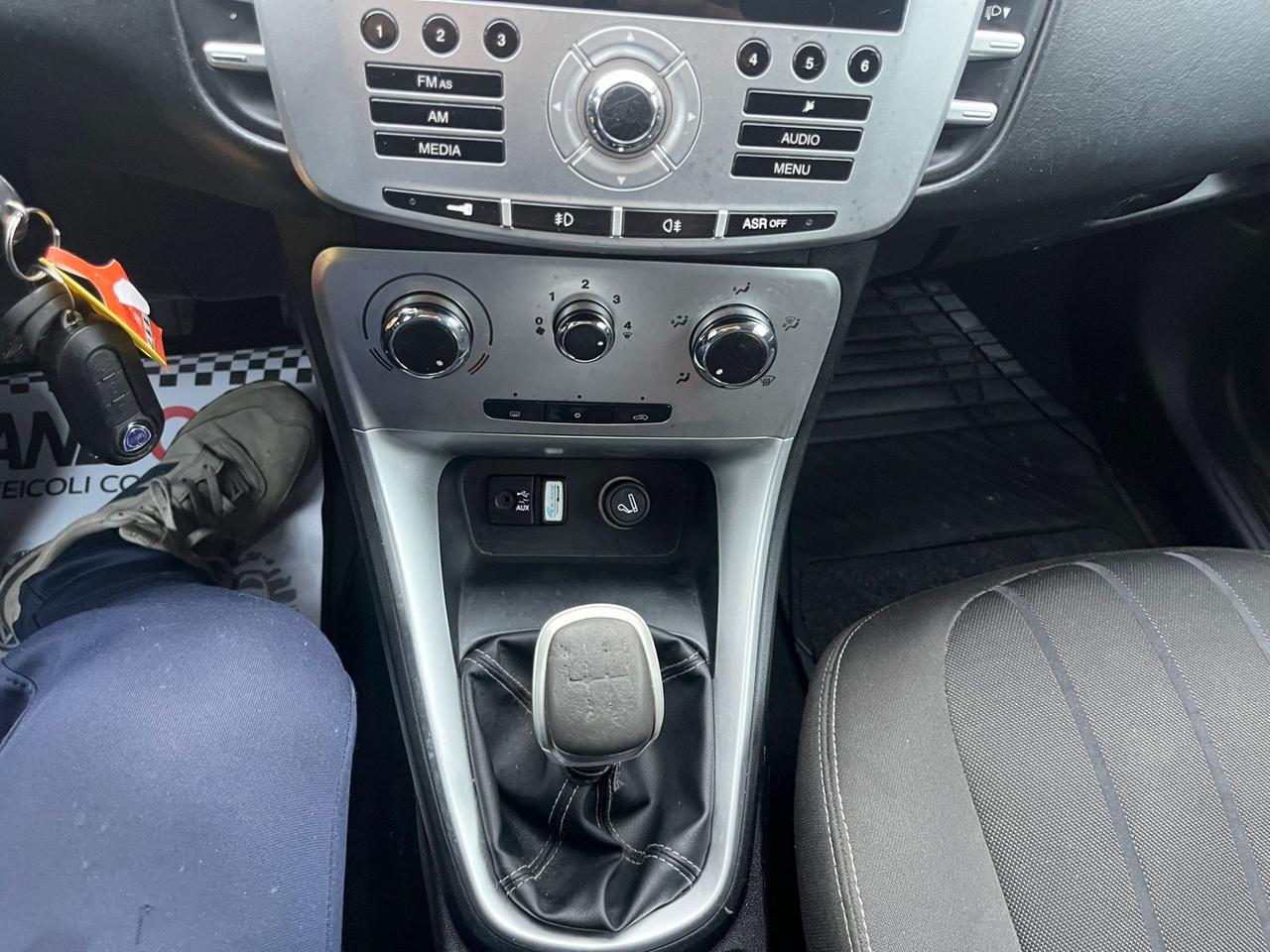 Lancia Delta 1.6 MJT Silver - 2011