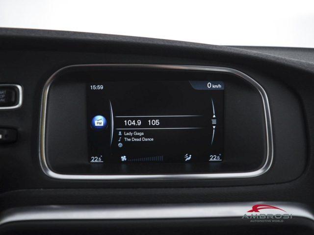 VOLVO V40 Cross Country D2 1.6 Powershift Volvo Ocean Race - PER OPERATORI